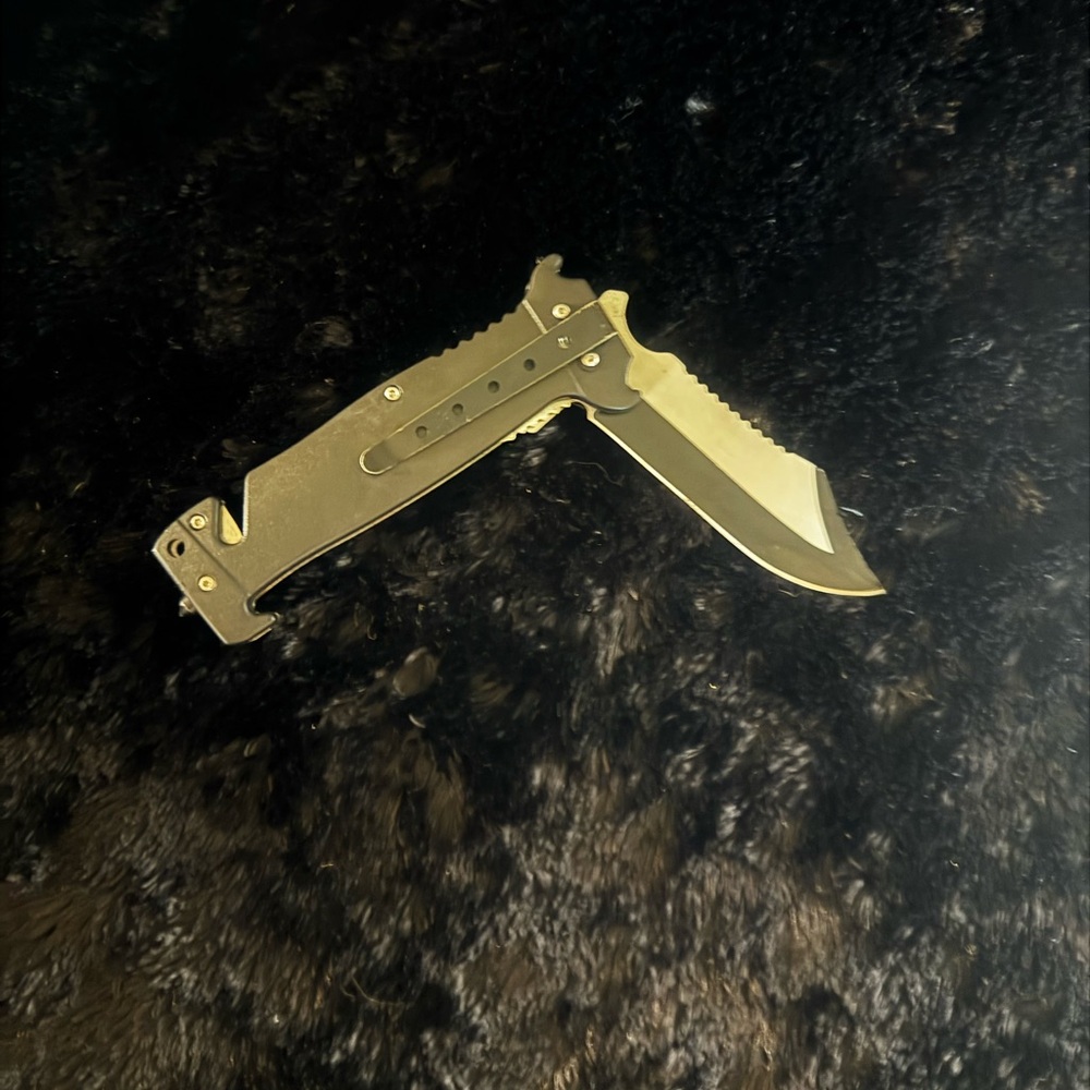 Yellow Dragon Tactical Folding Knife - Picture 7 of 9